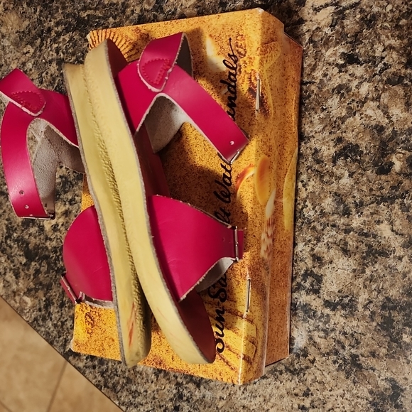 Sandals - Picture 7 of 7